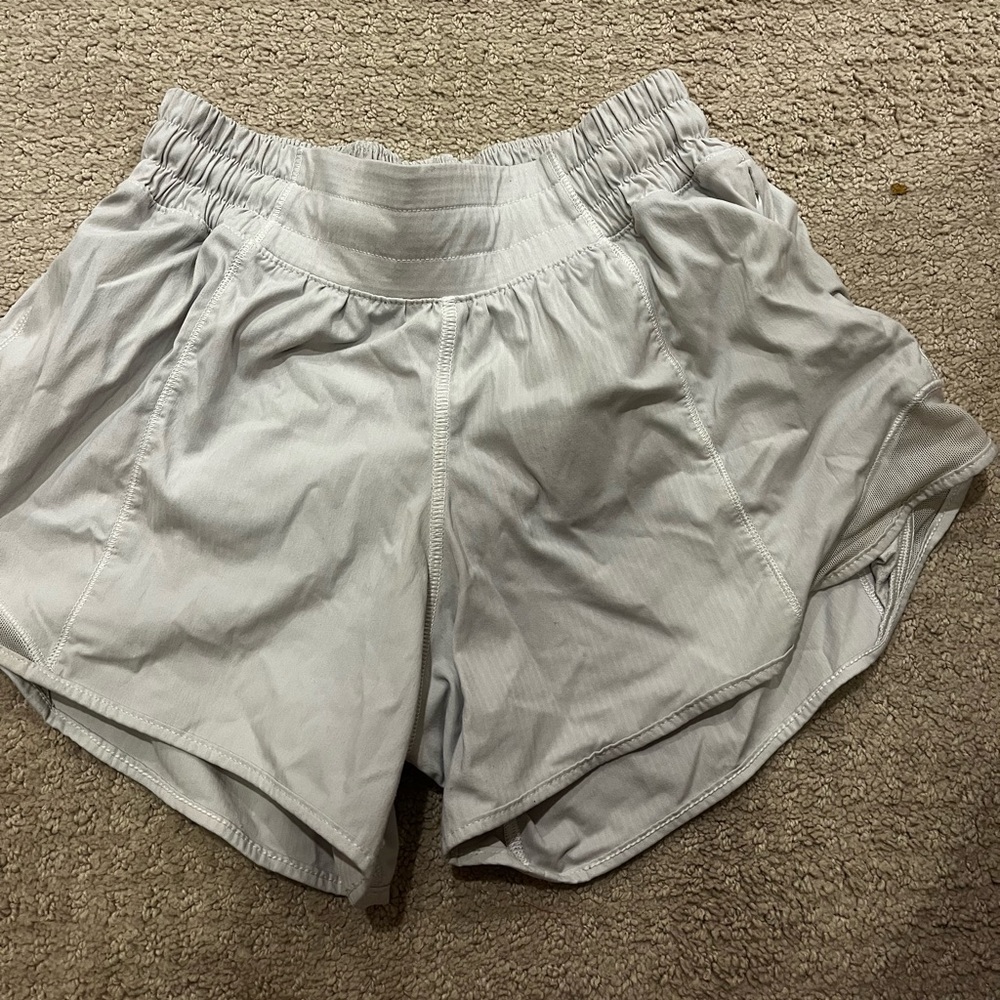 Lululemon white hotty hots size 2